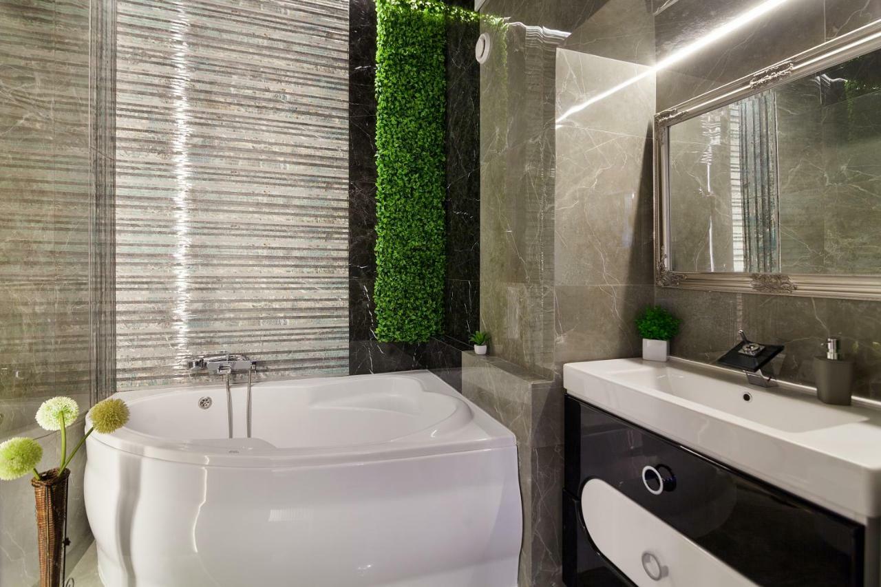 Delux Leopolli Apartments Near Shopping Mall Forum Lviv Kültér fotó